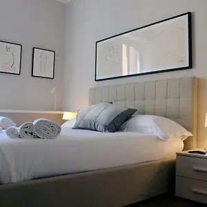 Apartment Nomentana House, Rom